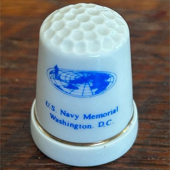 Ceramic Thimble U.S. Navy Memorial Washington D.C. The Lone Sailor Design Souven - Picture 1 of 5